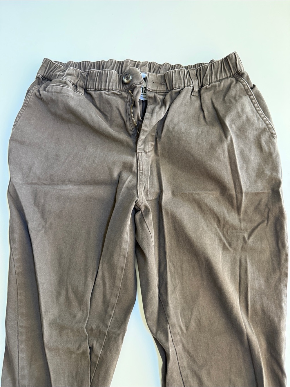 Men's Cove Elastic-Waist Chino Pants in Taupe Brown - 32